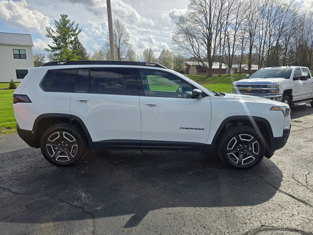 Used 2026 Jeep Cherokee Limited AWD/4WD image 8
