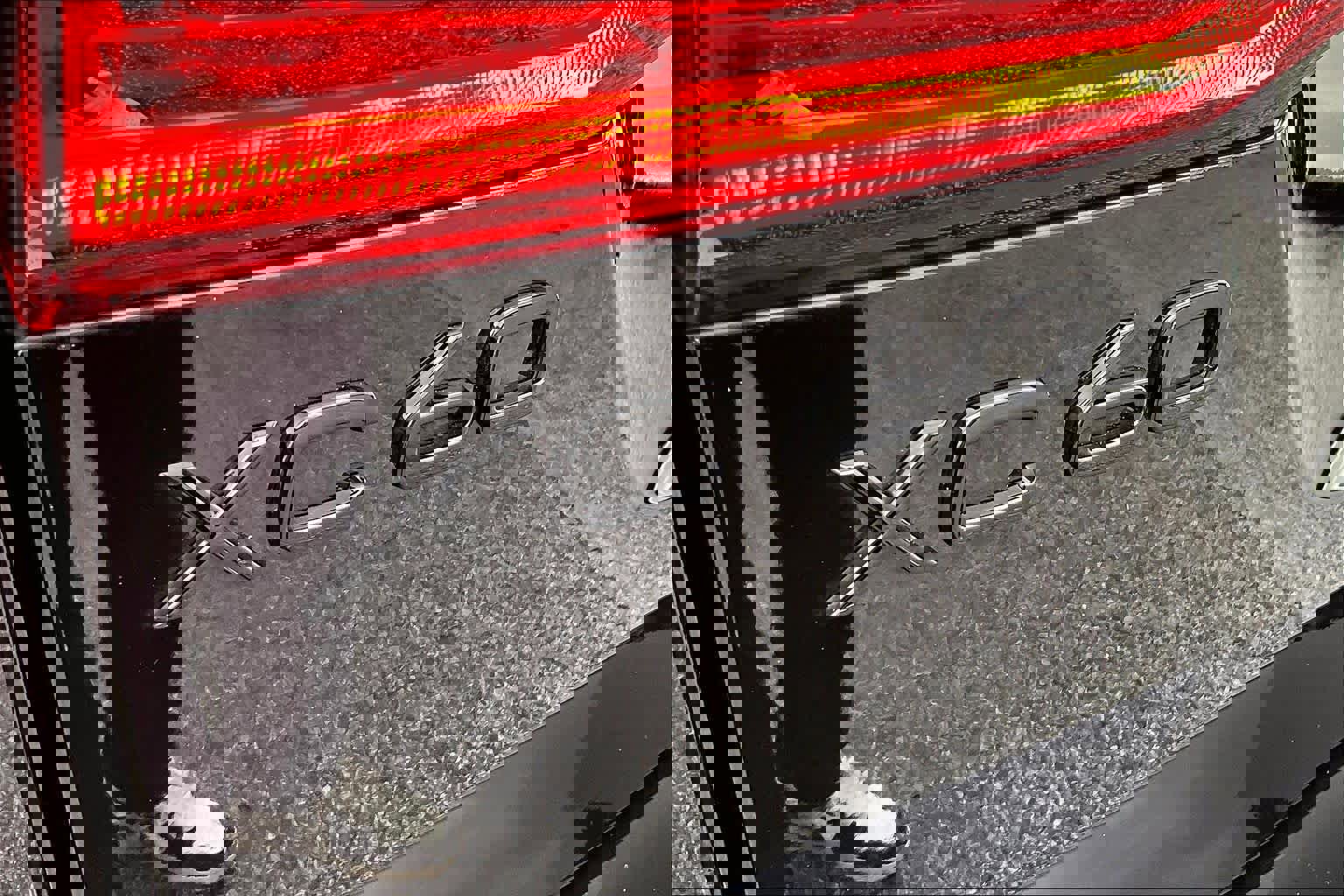 Used 2024 Volvo XC60 T8 Ultimate image 30