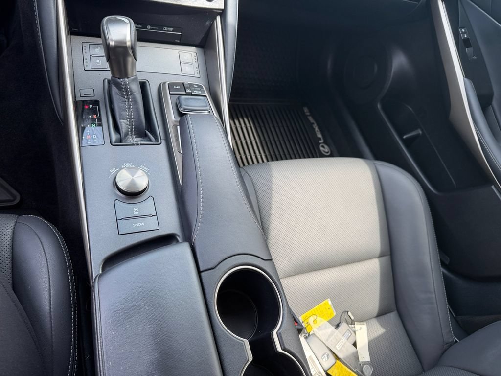 Used 2018 Lexus IS 300 AWD w/ Comfort Package image 15