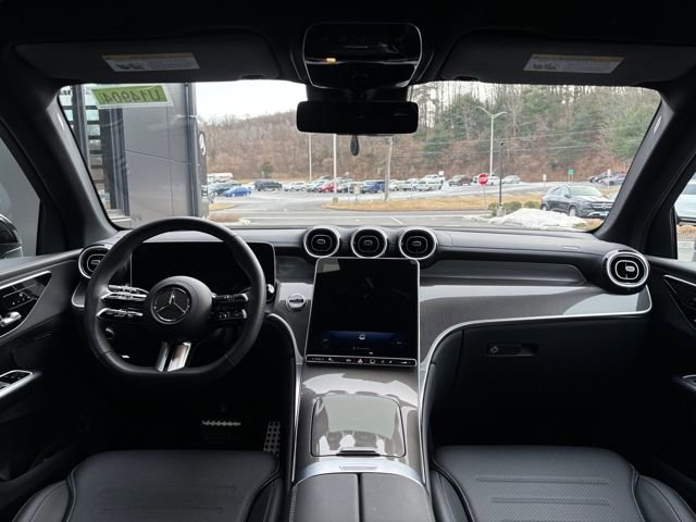 Used 2025 Mercedes-Benz GLC 300 4MATIC image 25