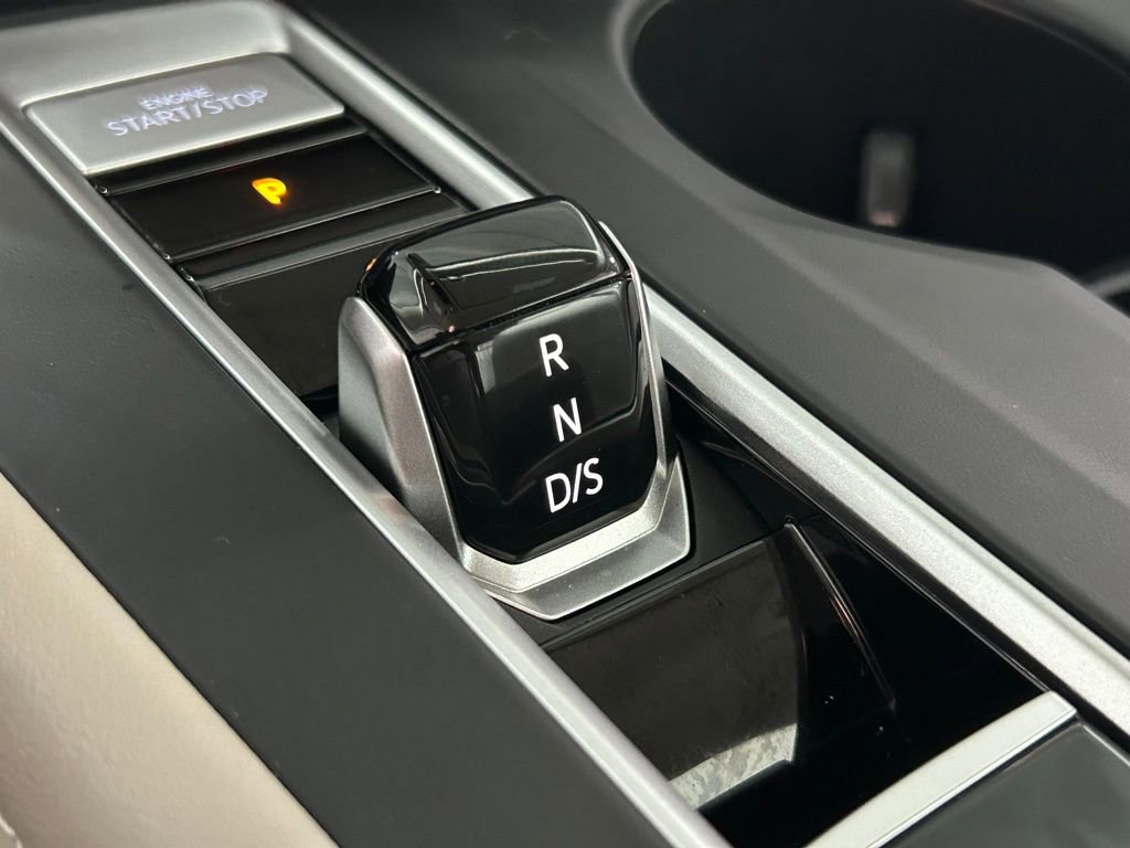 Used 2024 Volkswagen Atlas SE image 23