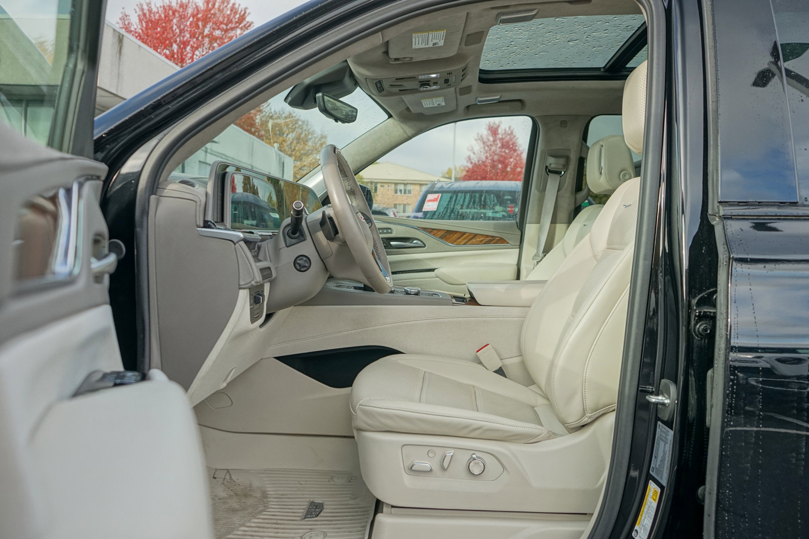 Used 2024 Cadillac Escalade ESV Sport Platinum image 14