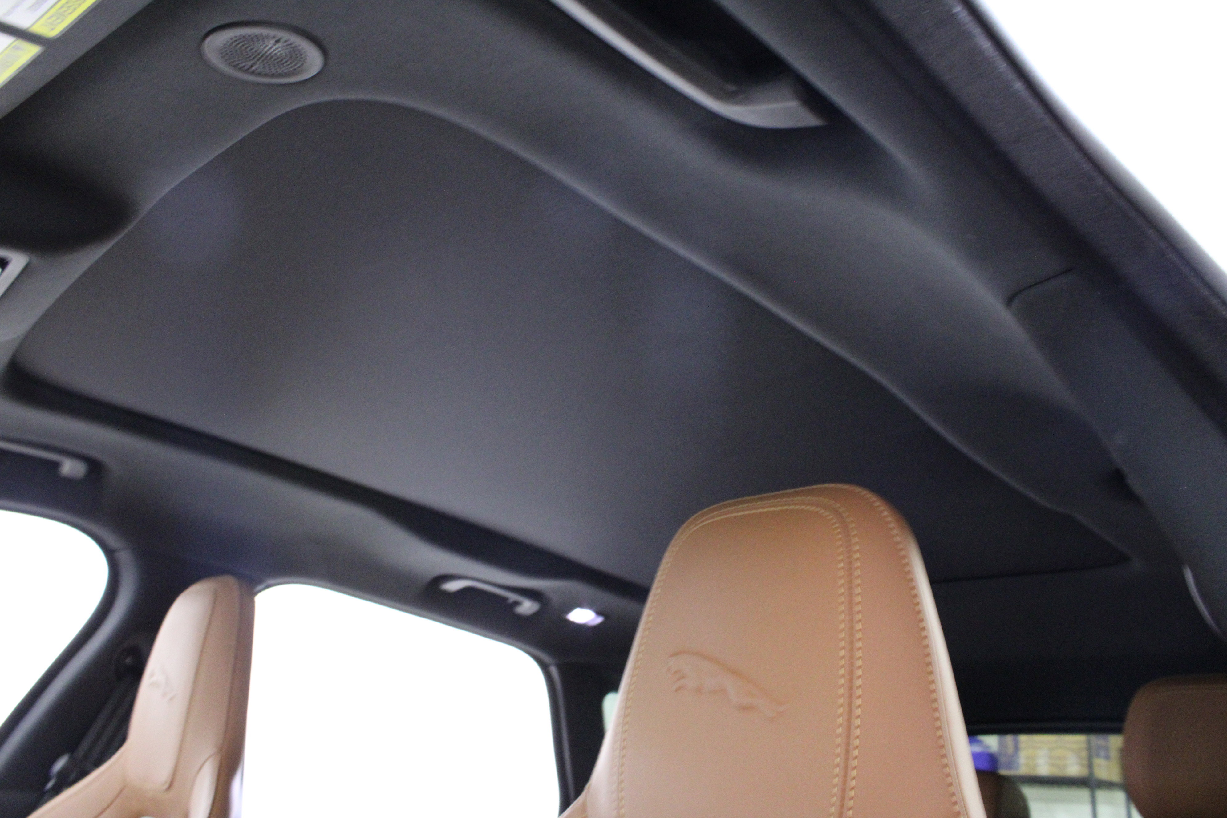 Certified 2025 Jaguar F-PACE R-Dynamic S AWD/4WD image 29