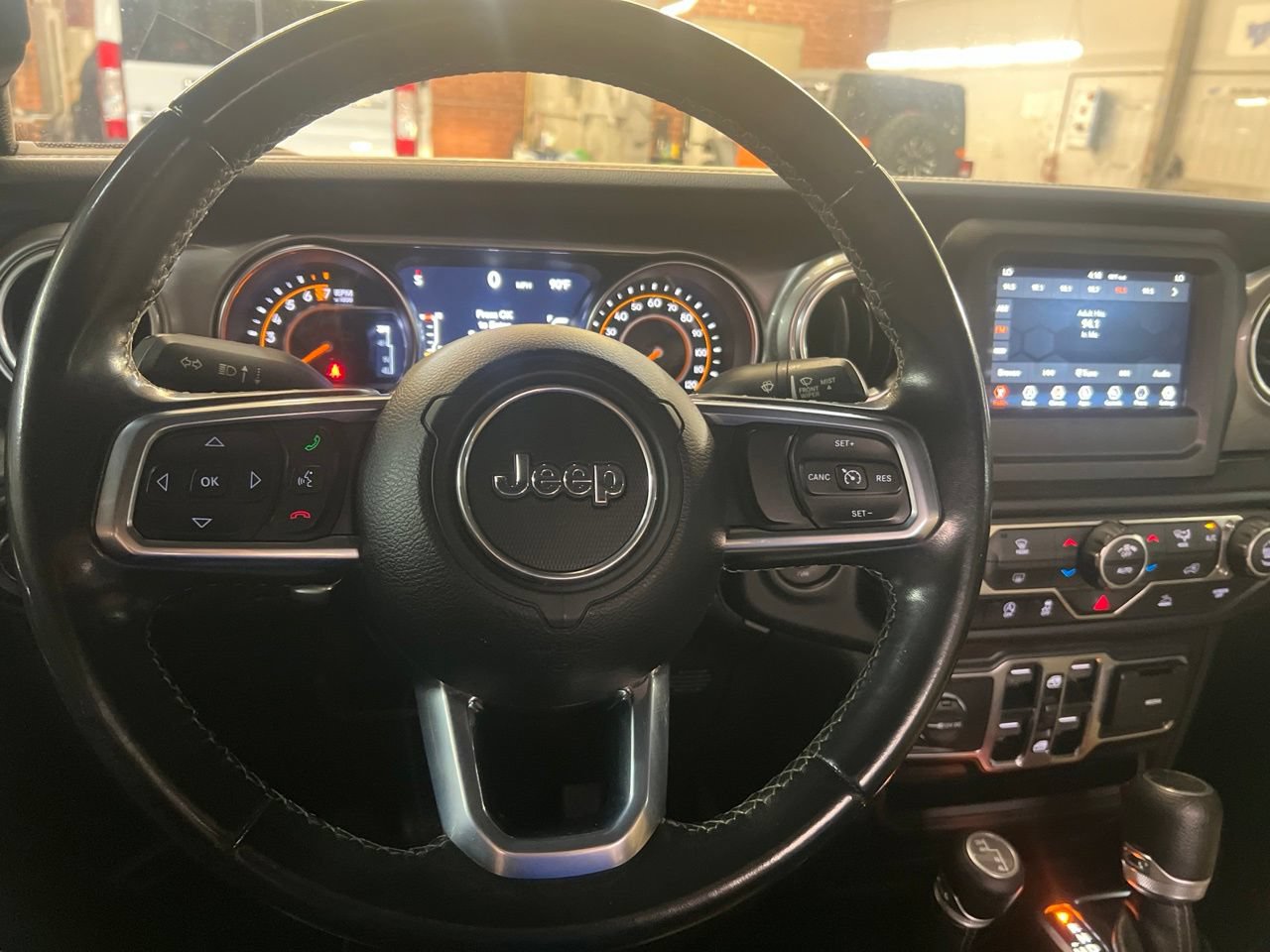 Used 2021 Jeep Gladiator Overland AWD/4WD image 28