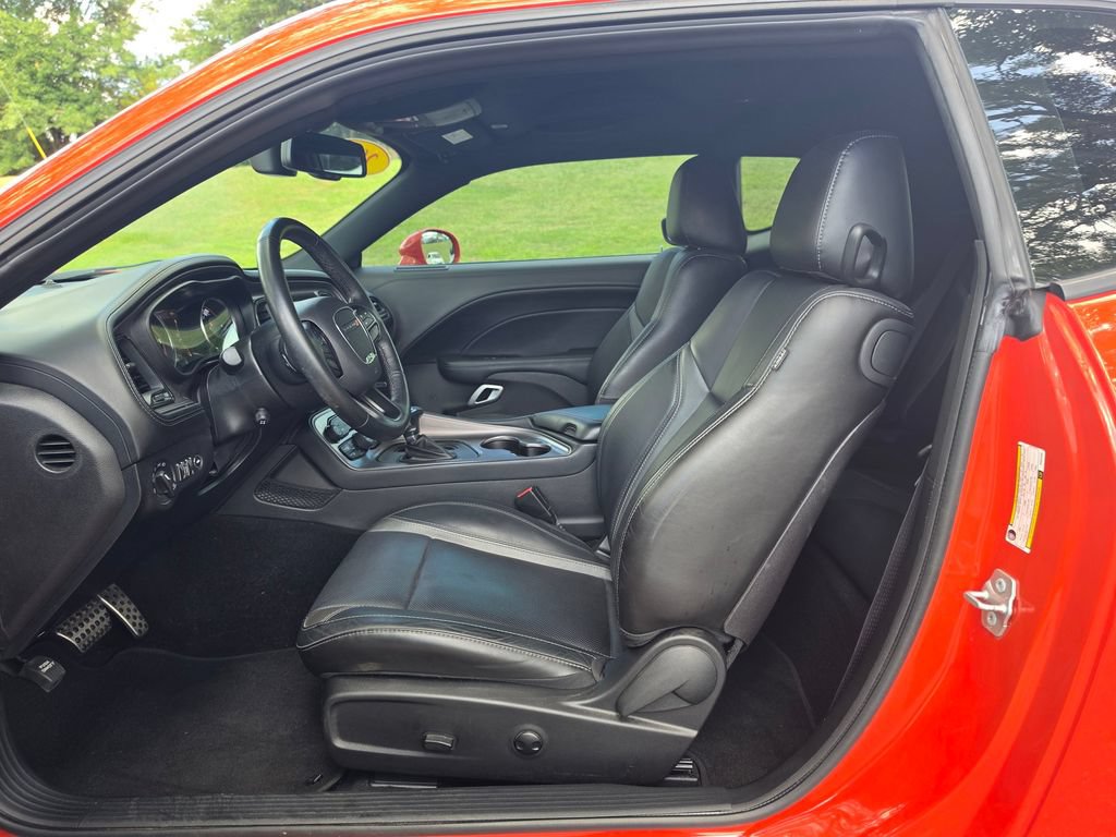 Used 2023 Dodge Challenger SXT w/ Plus Package RWD image 8