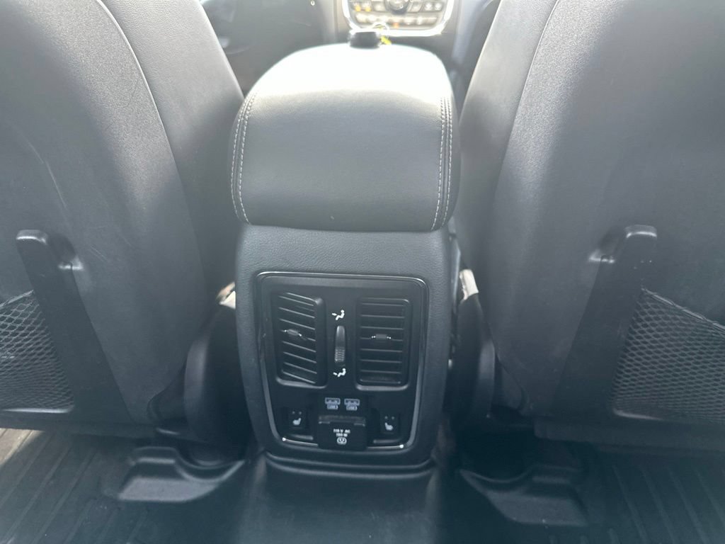 Used 2016 Dodge Durango Citadel w/ Premium Entertainment Group AWD/4WD image 35