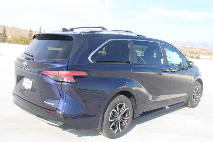New 2026 Toyota Sienna Platinum AWD/4WD image 3