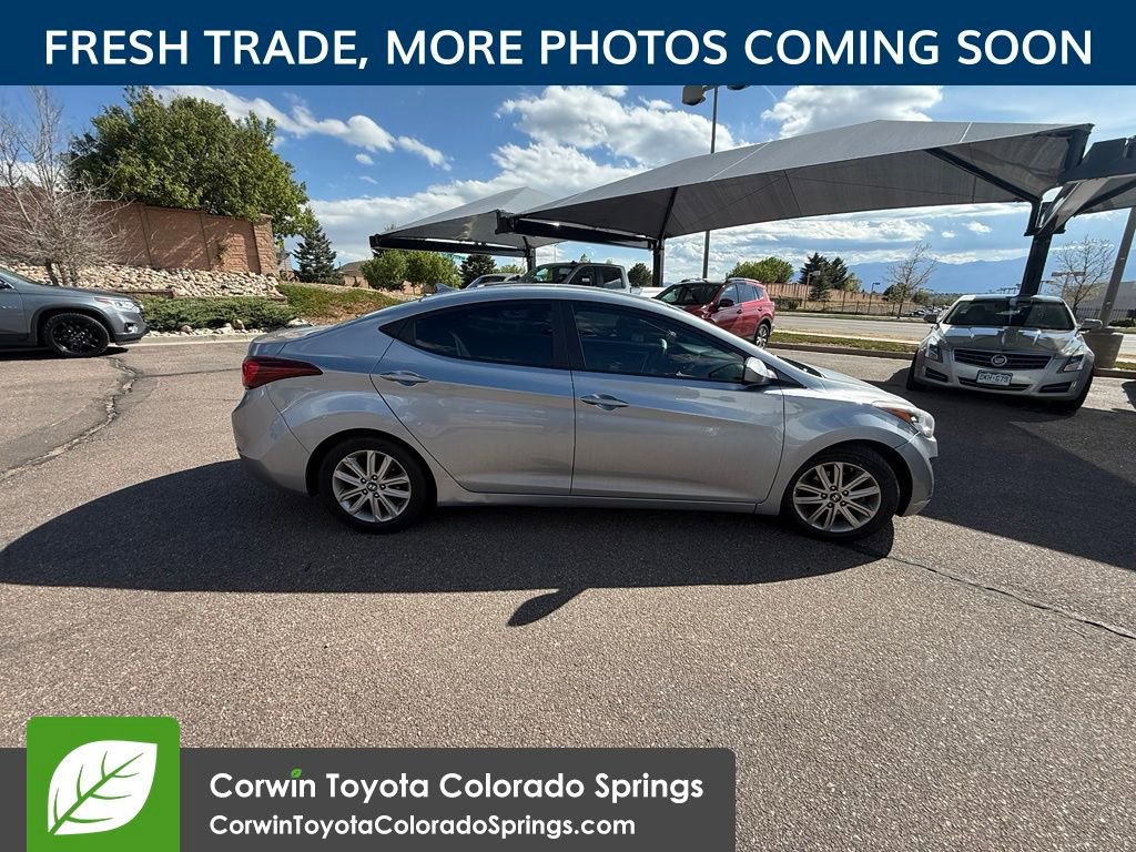 Used 2015 Hyundai Elantra SE w/ Option Group 02 FWD image 9