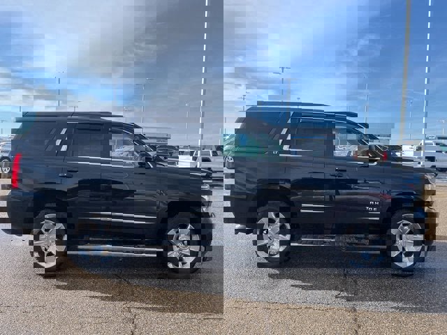 Used 2018 Chevrolet Tahoe LT w/ LT Signature Package image 2