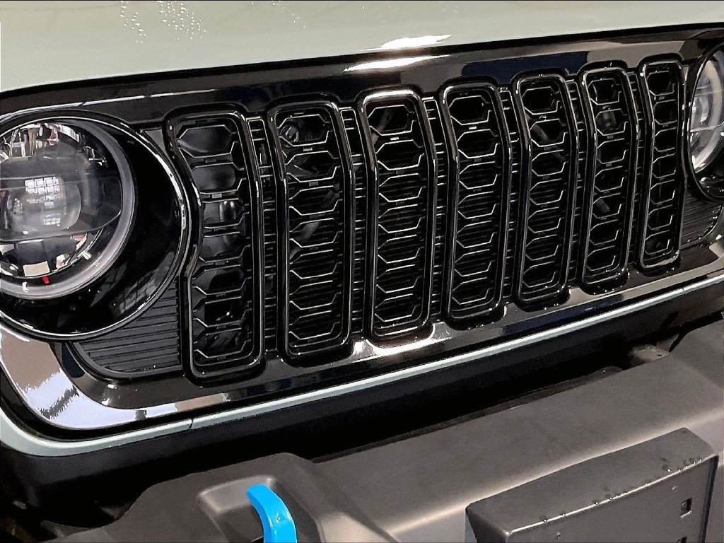 Used 2024 Jeep Wrangler Unlimited AWD/4WD image 30