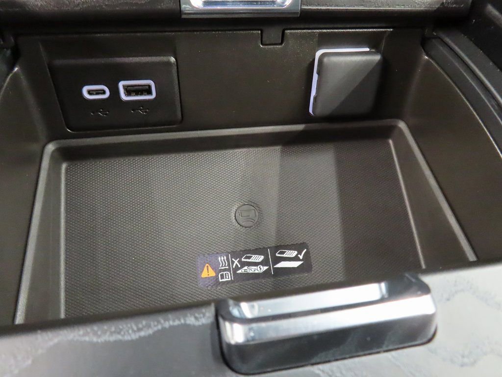 Used 2024 GMC Yukon XL Denali image 61