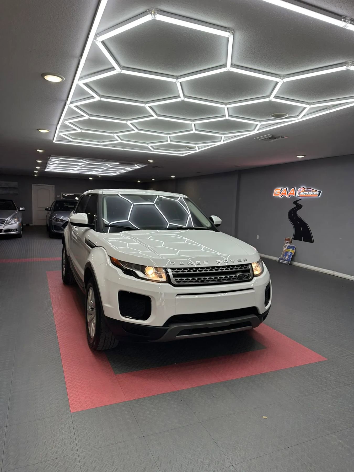 Used 2019 Land Rover Range Rover Evoque SE AWD/4WD video 1