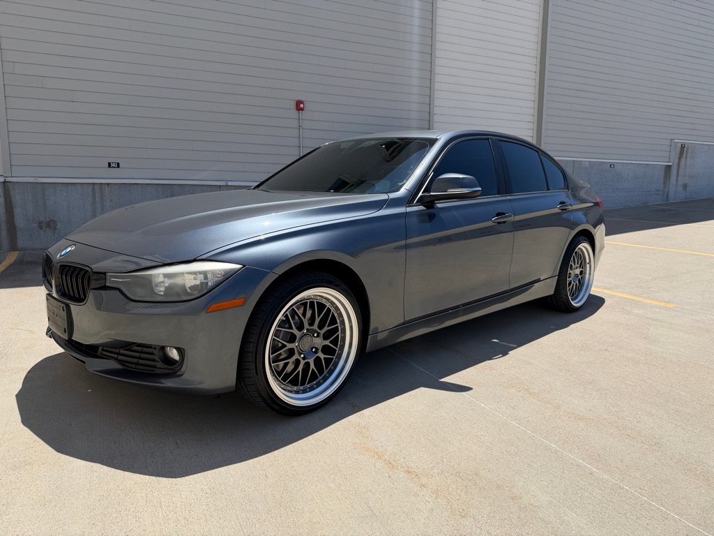 Used 2015 BMW 320i xDrive Sedan AWD/4WD image 3