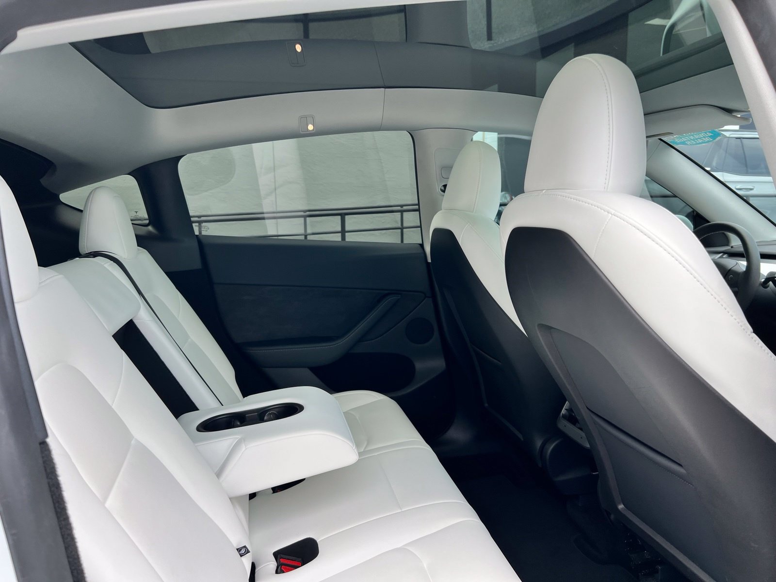 Used 2025 Tesla Model Y Long Range RWD image 57