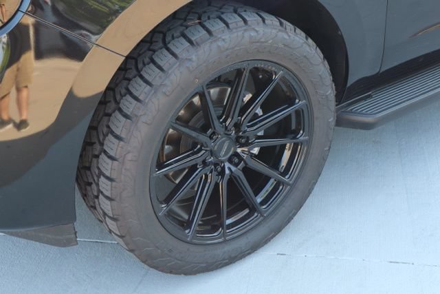 Used 2025 Ford Expedition Max Active AWD/4WD image 2