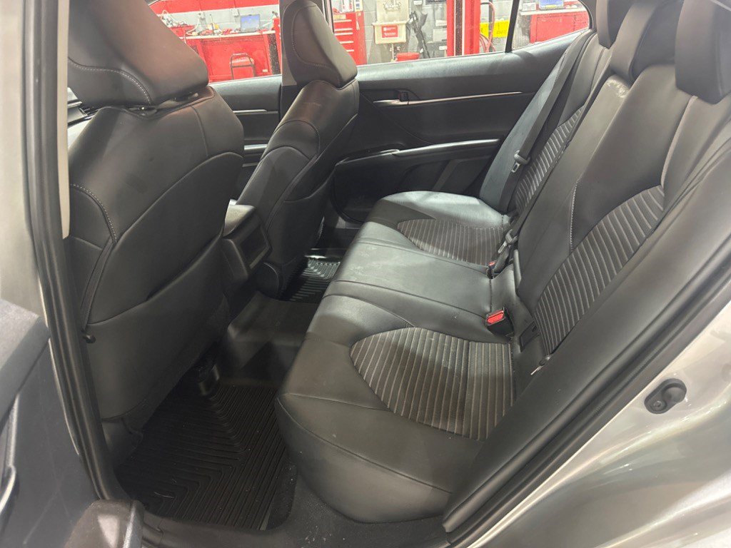 Used 2023 Toyota Camry SE FWD image 7