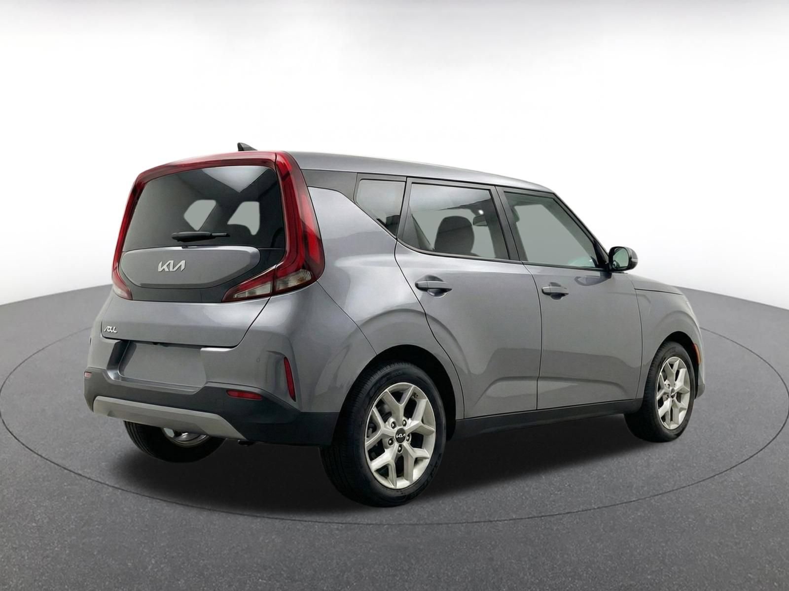 Used 2025 Kia Soul LX w/ LX Technology Package FWD image 9