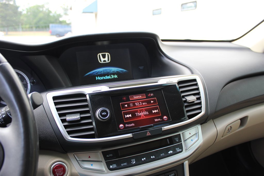 Used 2014 Honda Accord Touring image 8