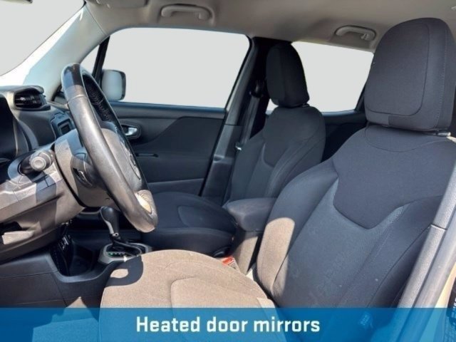 Used 2016 Jeep Renegade Latitude FWD image 11