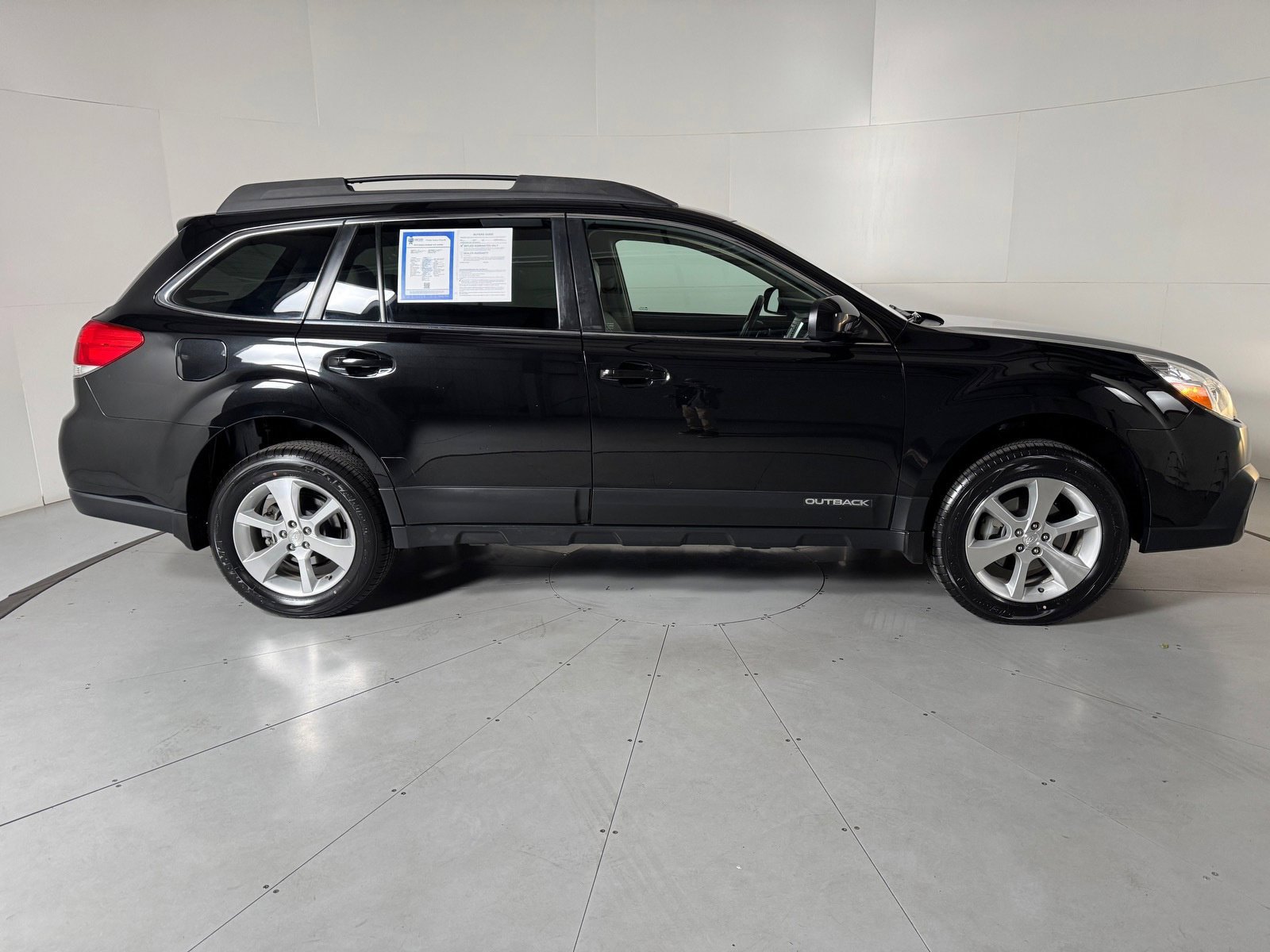 Used 2013 Subaru Outback 2.5i Limited w/ Moonroof Pkg AWD/4WD image 6