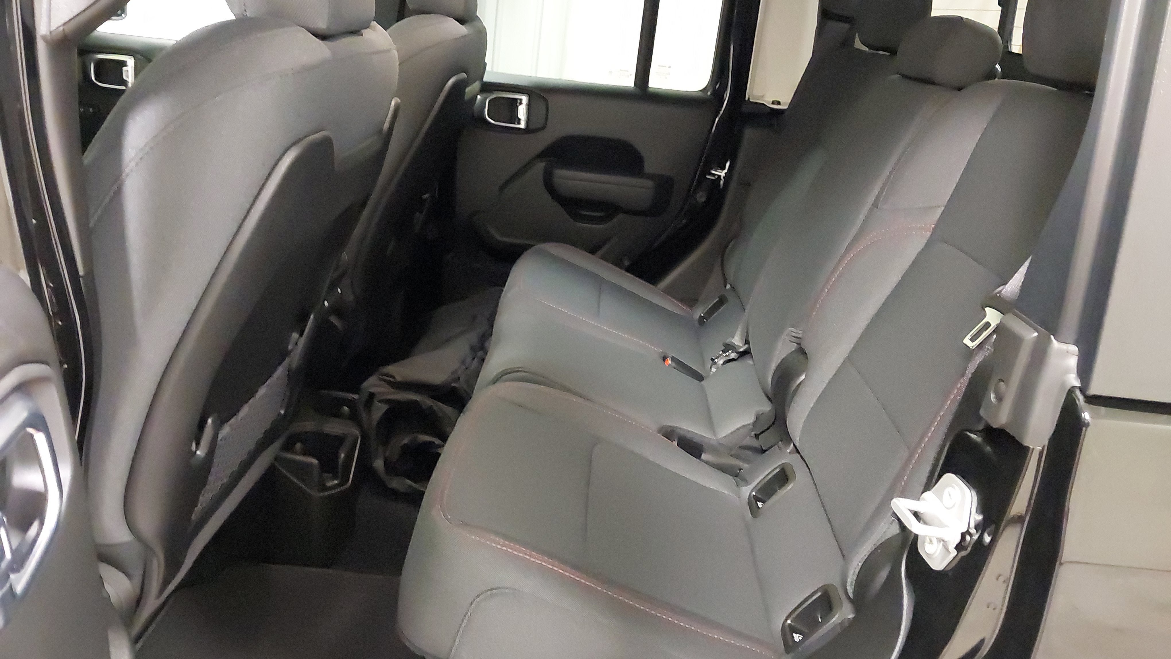 Used 2025 Jeep Gladiator Rubicon w/ Dual Top Group AWD/4WD image 36