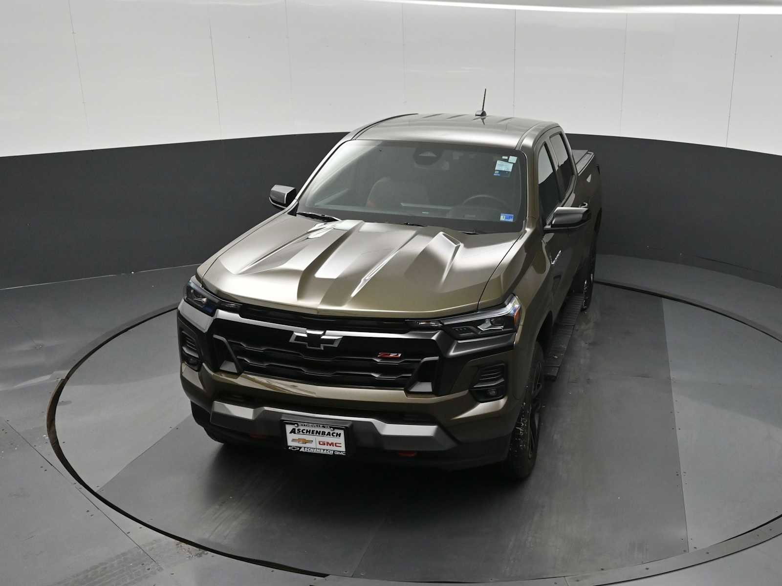 Used 2024 Chevrolet Colorado Z71 w/ Z71 Convenience Package 2 image 12