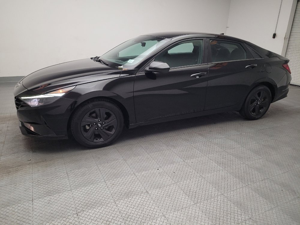 Used 2022 Hyundai Elantra SEL w/ Cargo Package image 2