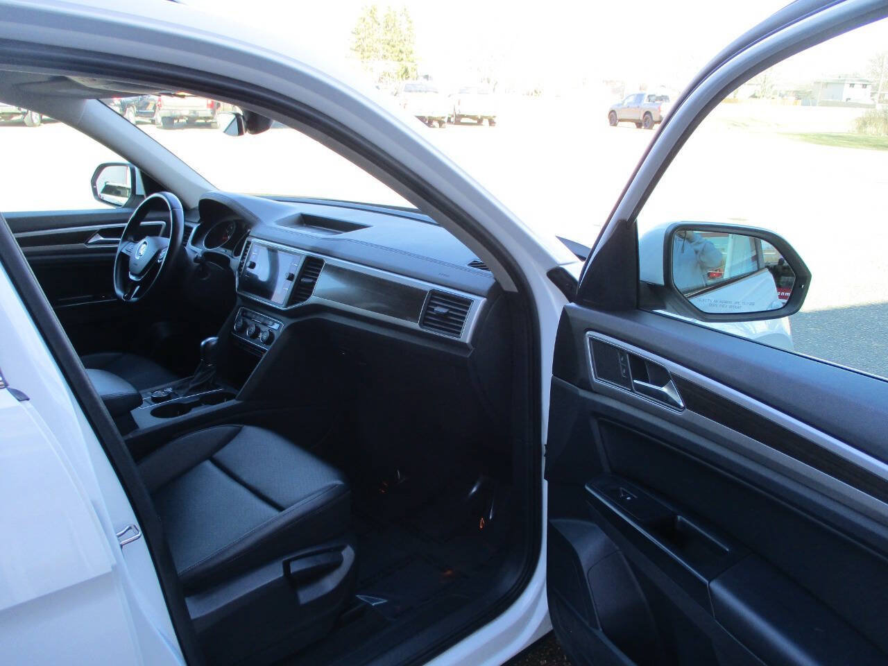 Used 2019 Volkswagen Atlas SE AWD/4WD image 32