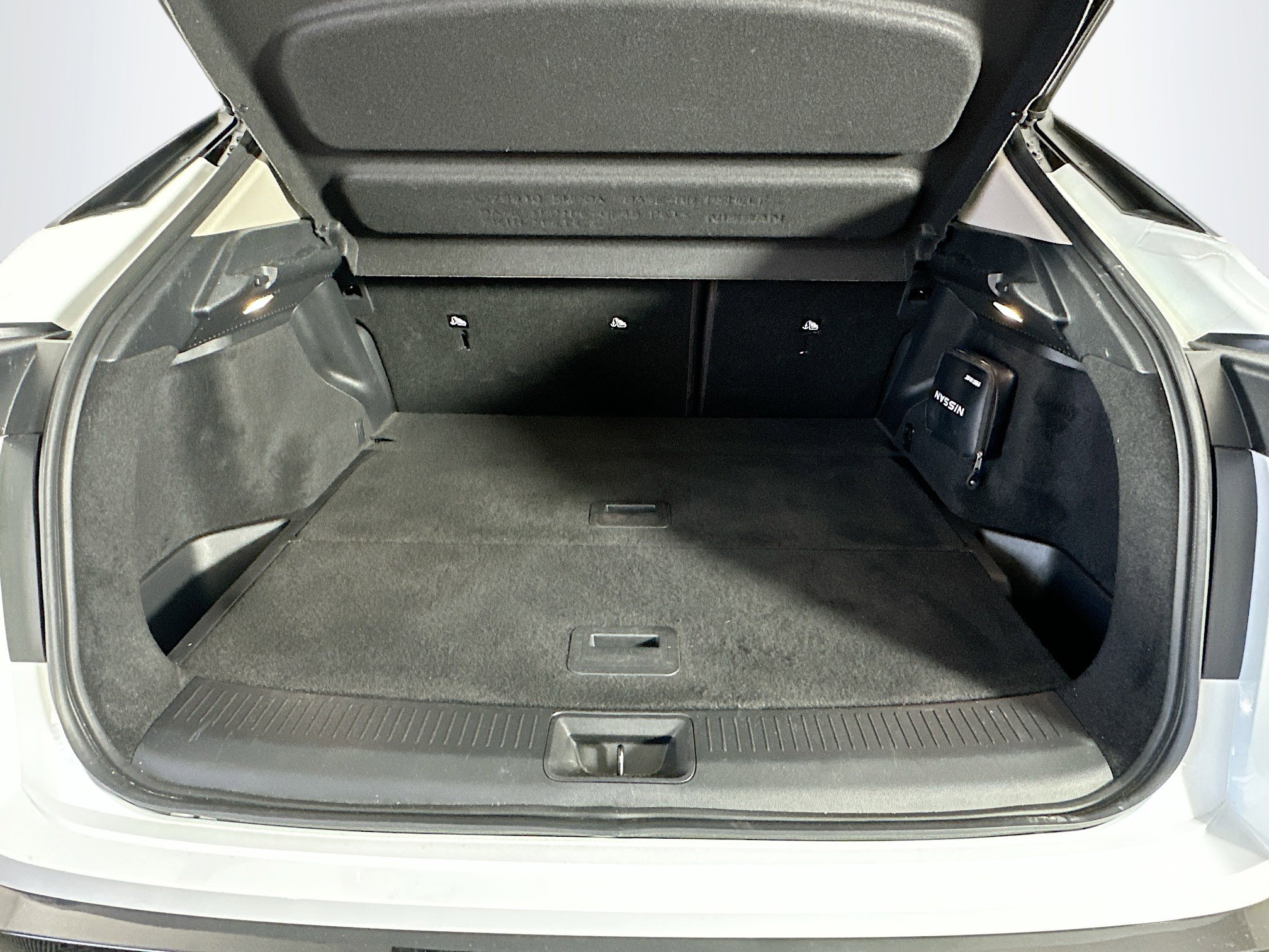 Used 2023 Nissan Ariya FWD image 30