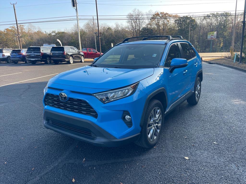Used 2020 Toyota RAV4 XLE Premium image 3