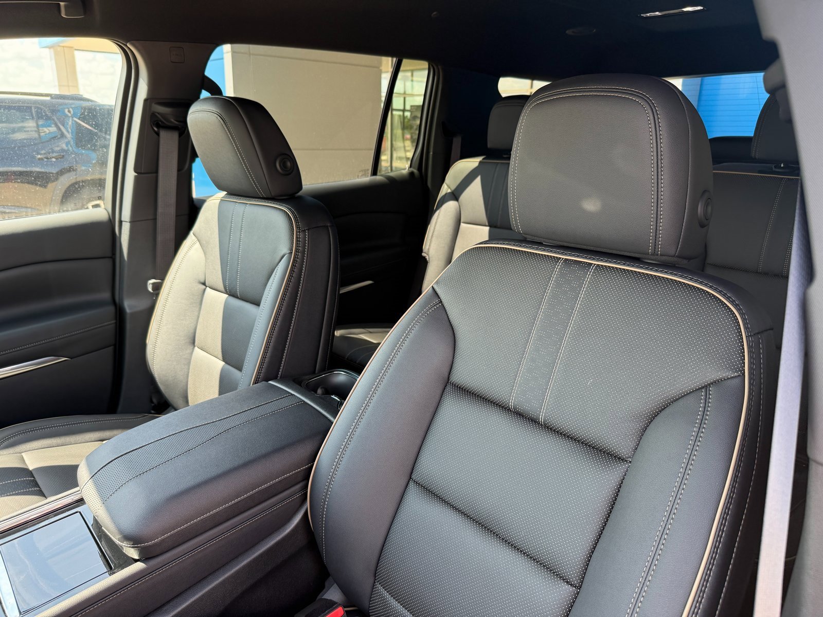 New 2026 Chevrolet Traverse High Country image 9