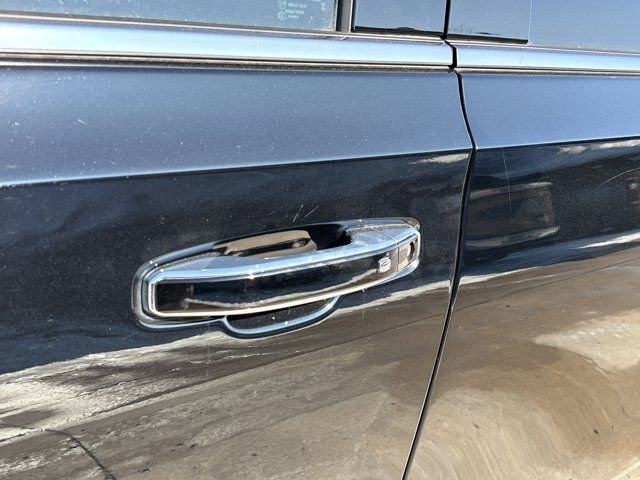 Used 2023 GMC Yukon Denali Ultimate image 13