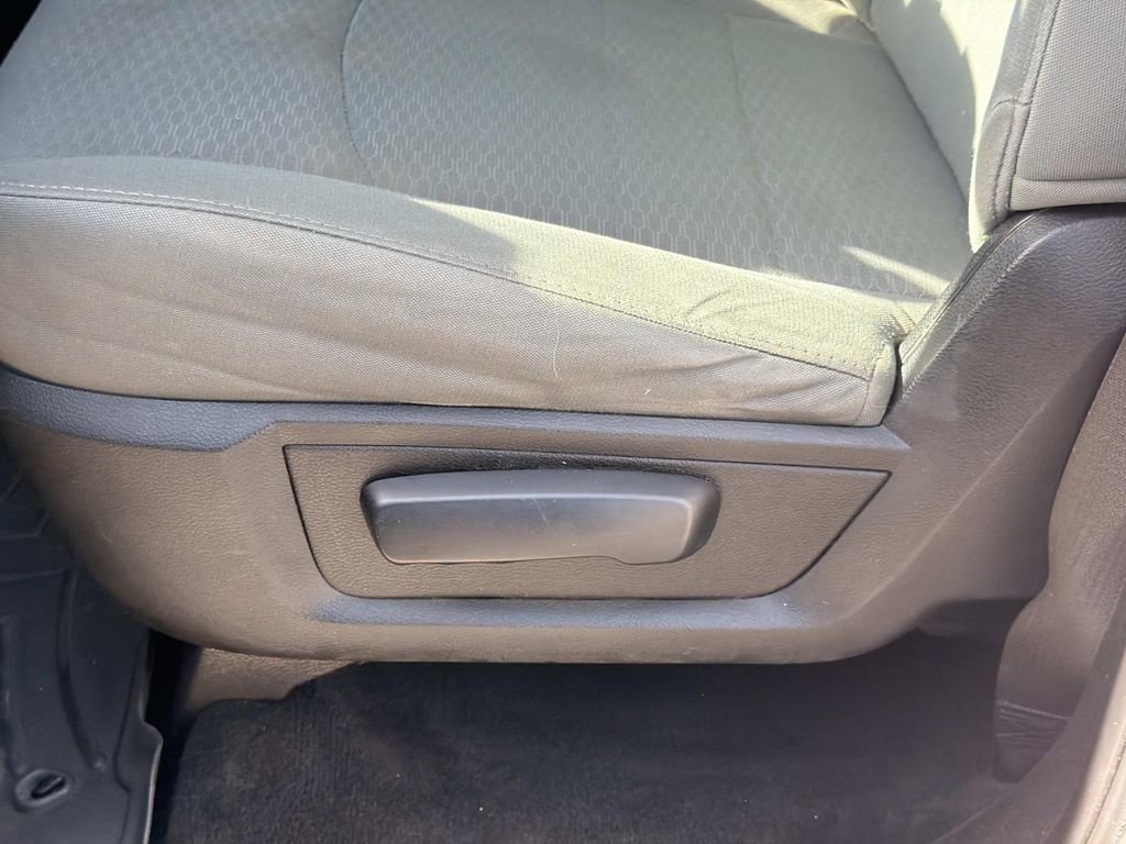 Used 2015 RAM 2500 Tradesman w/ Chrome Appearance Group image 23