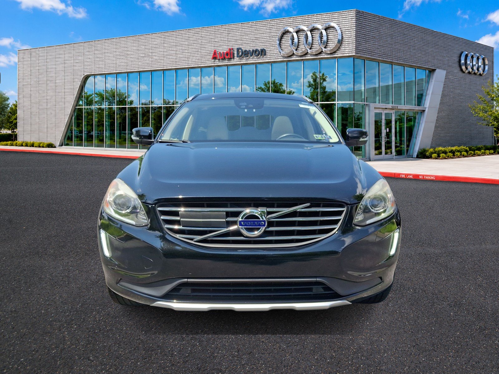 Used 2015 Volvo XC60 T5 Platinum w/ Climate Package AWD/4WD image 2