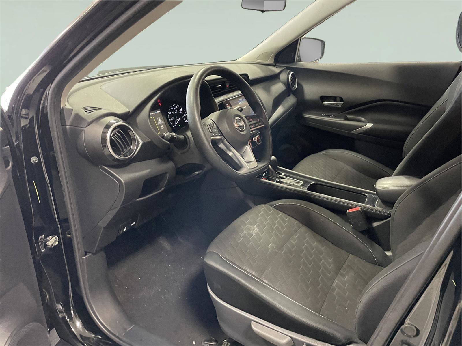 Used 2023 Nissan Kicks SV image 11