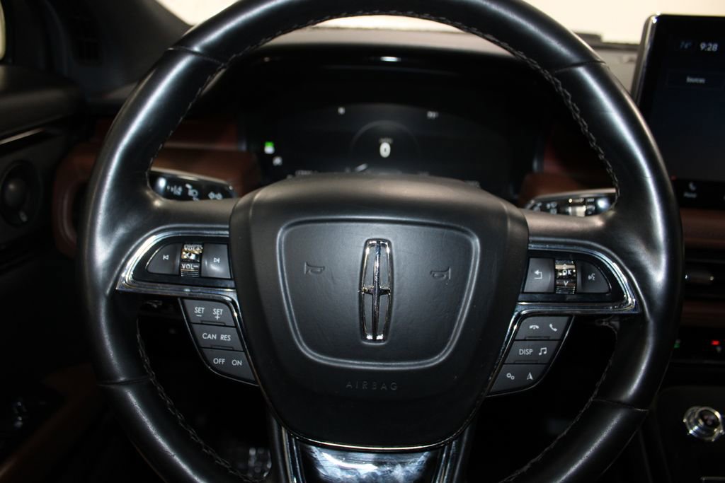 Used 2022 Lincoln Nautilus Reserve w/ Monochromatic Package image 37
