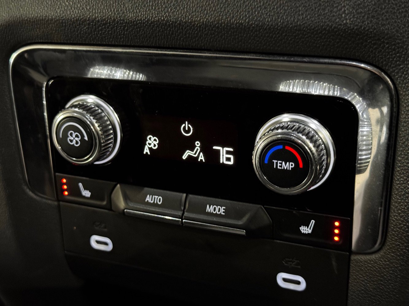 Used 2022 GMC Yukon Denali image 28