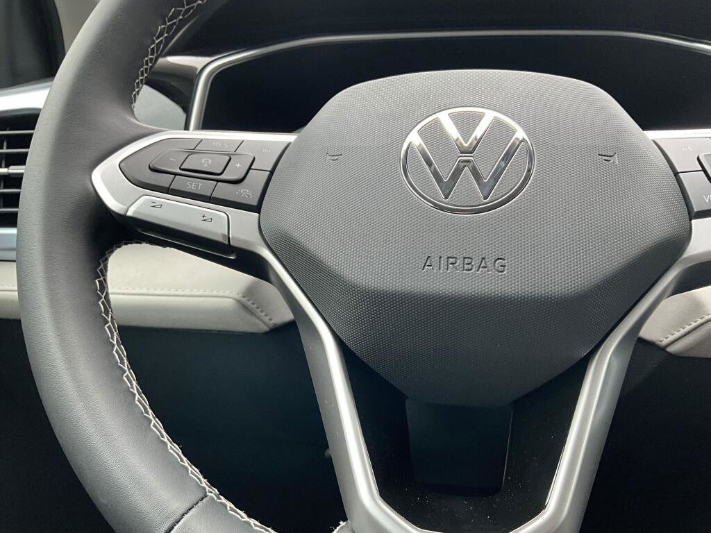 New 2026 Volkswagen Taos SE image 23