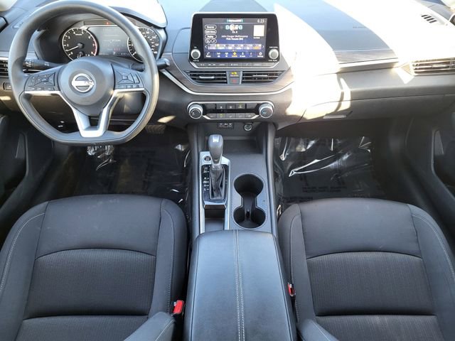 Used 2025 Nissan Altima 2.5 SV FWD image 24