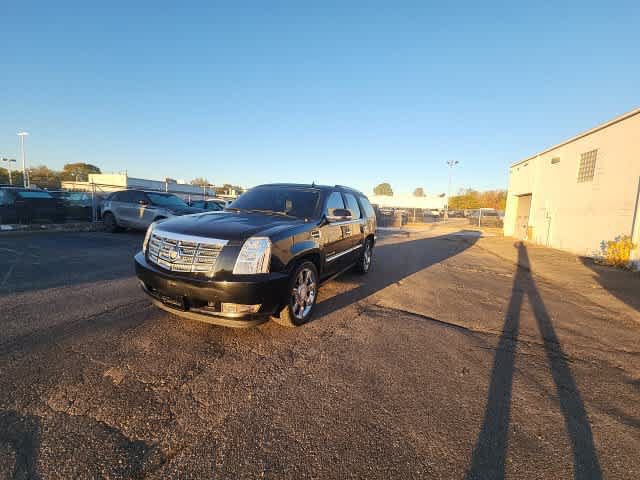 Used 2011 Cadillac Escalade Premium AWD/4WD image 3