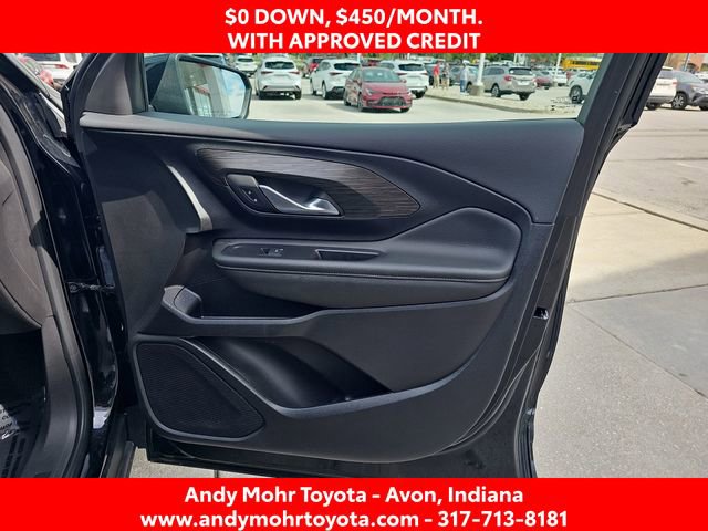 Used 2024 GMC Terrain SLE image 33