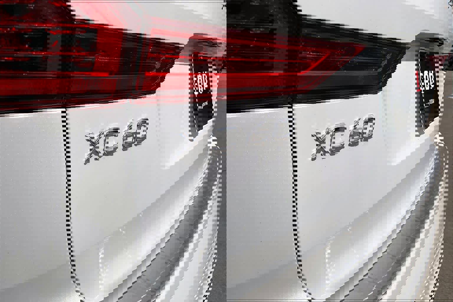 Used 2018 Volvo XC60 T5 R-Design w/ Convenience Package image 28