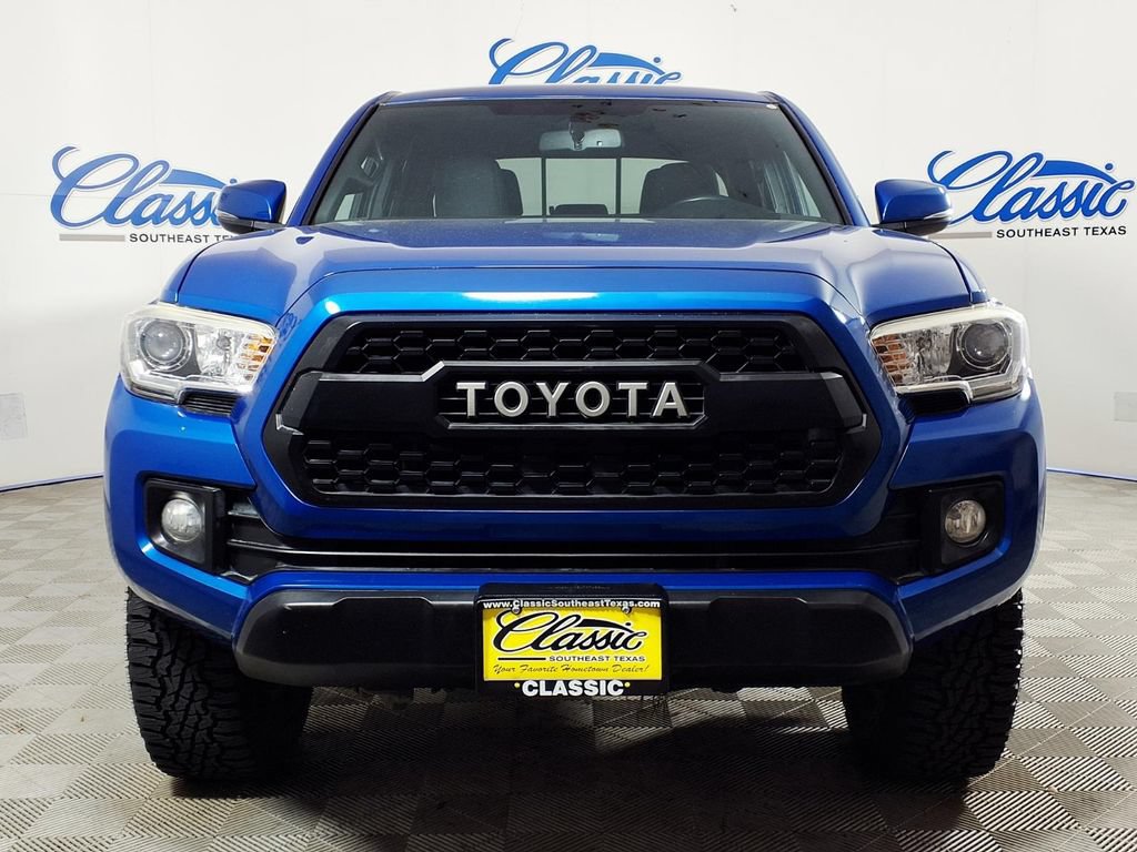 Used 2017 Toyota Tacoma SR AWD/4WD image 3