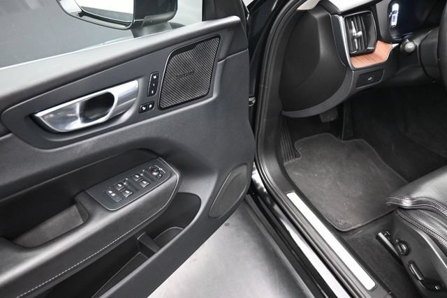 Used 2023 Volvo XC60 B5 Ultimate AWD/4WD image 16