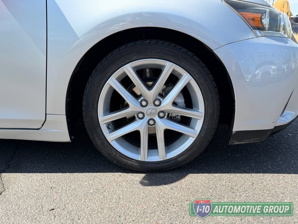 Used 2015 Lexus CT 200h w/ Navigation Package FWD image 12