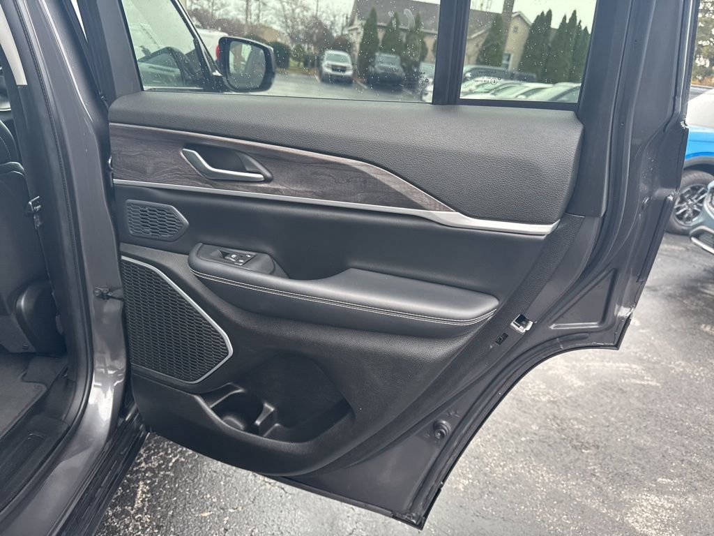 Used 2023 Jeep Grand Cherokee 4WD 4xe image 34