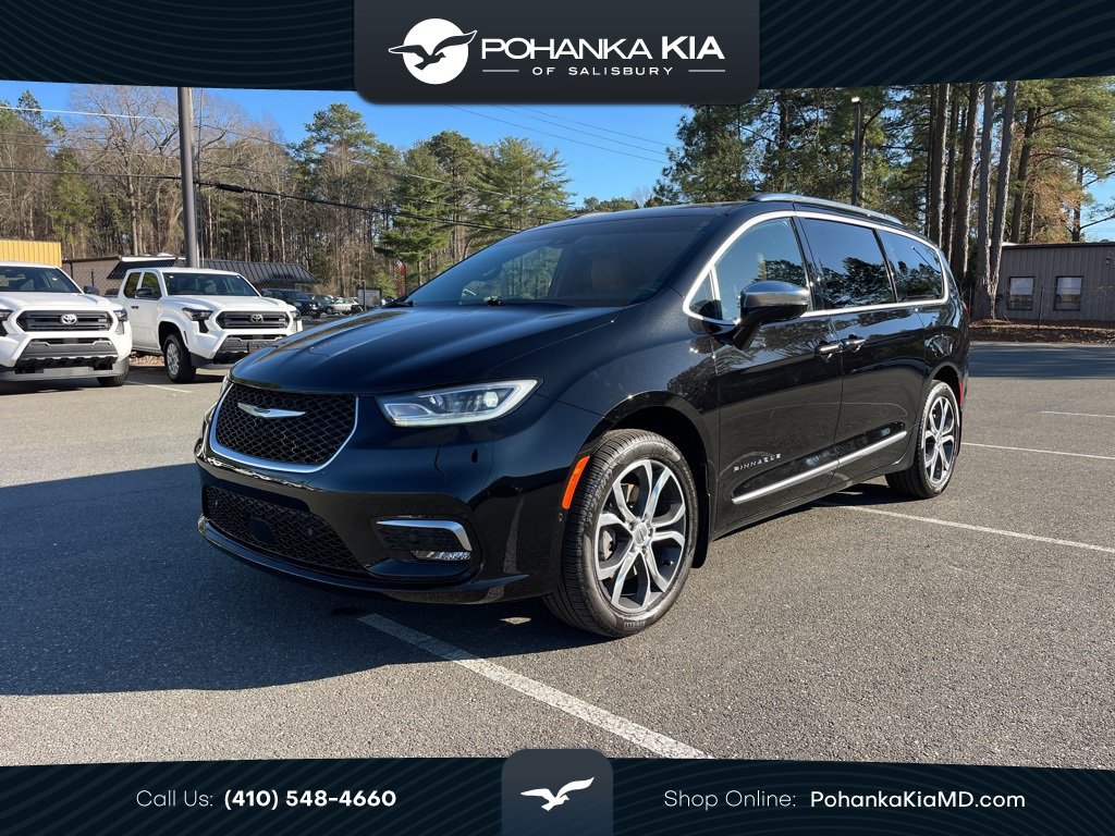Used 2024 Chrysler Pacifica Pinnacle w/ Trailer Tow Group