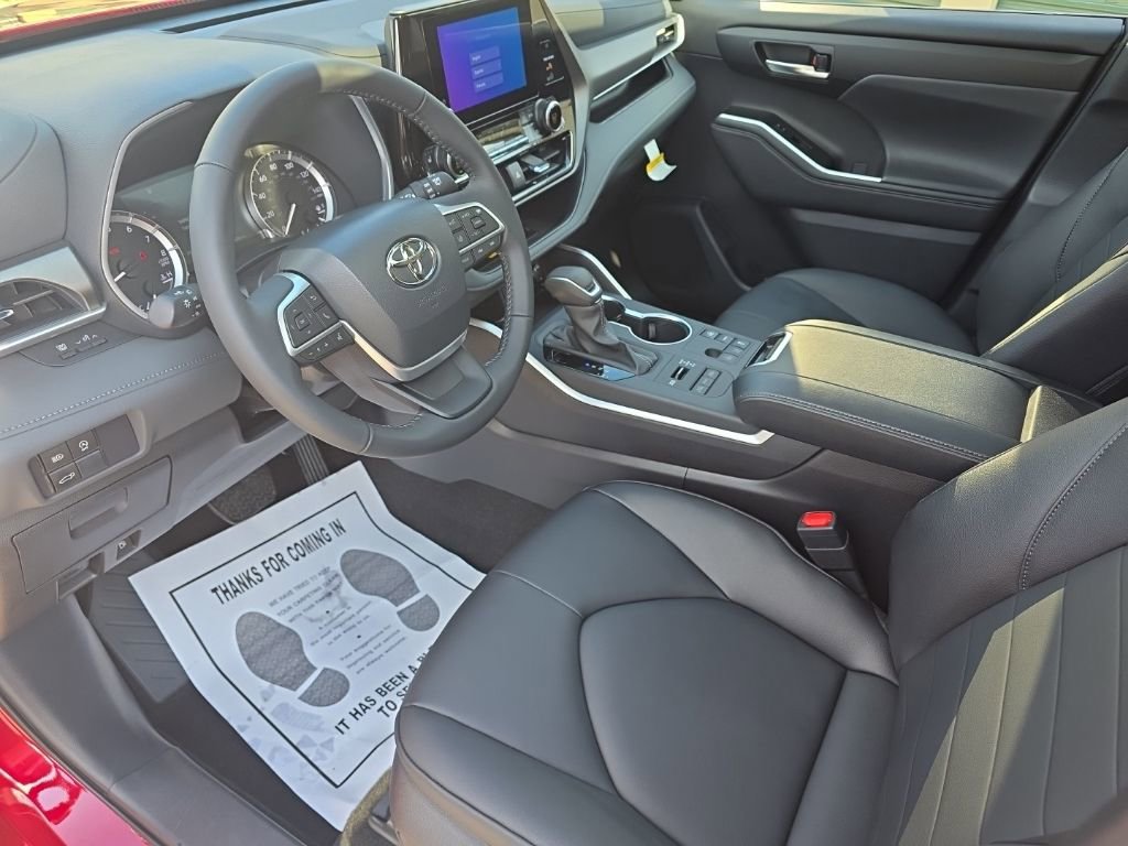 Certified 2026 Toyota Highlander XLE image 12