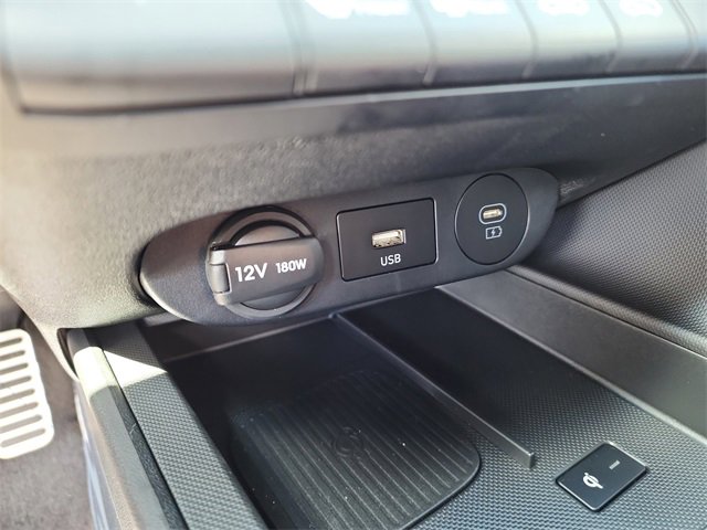 New 2025 Hyundai Elantra SEL image 19