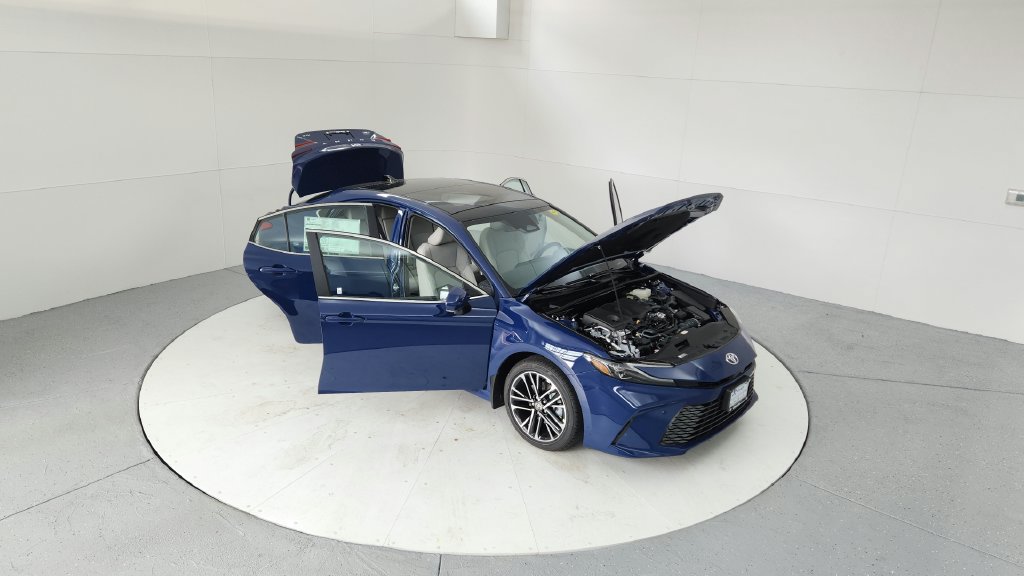 Used 2025 Toyota Camry XLE w/ Premium Plus Package AWD/4WD image 17